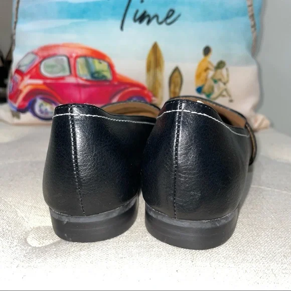 Tommy Hilfiger NWOB! Trudiy2 Black Loafer Signature Beckle Shoes Size 7.5 - Picture 4 of 11
